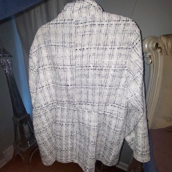 chic jacket - Picture 2 of 3